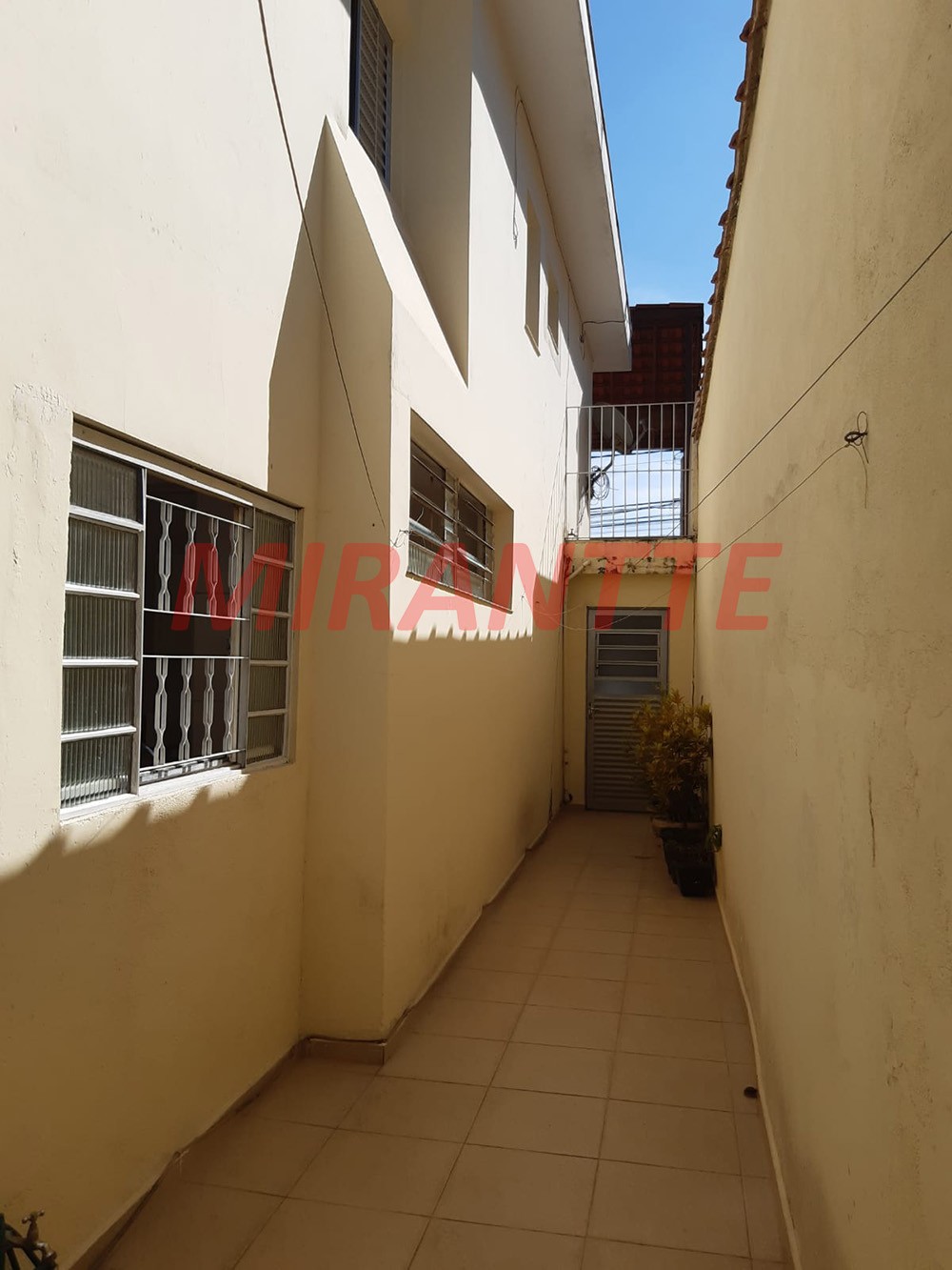 Sobrado de 135m² com 4 quartos em Parque Casa De Pedra
