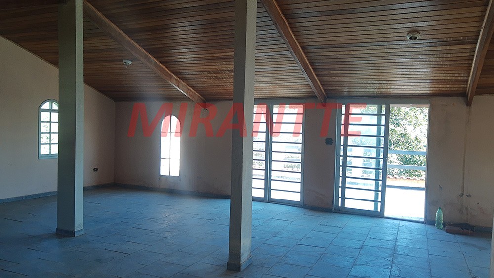 Sobrado de 320m² com 3 quartos em Serra Da Cantareira