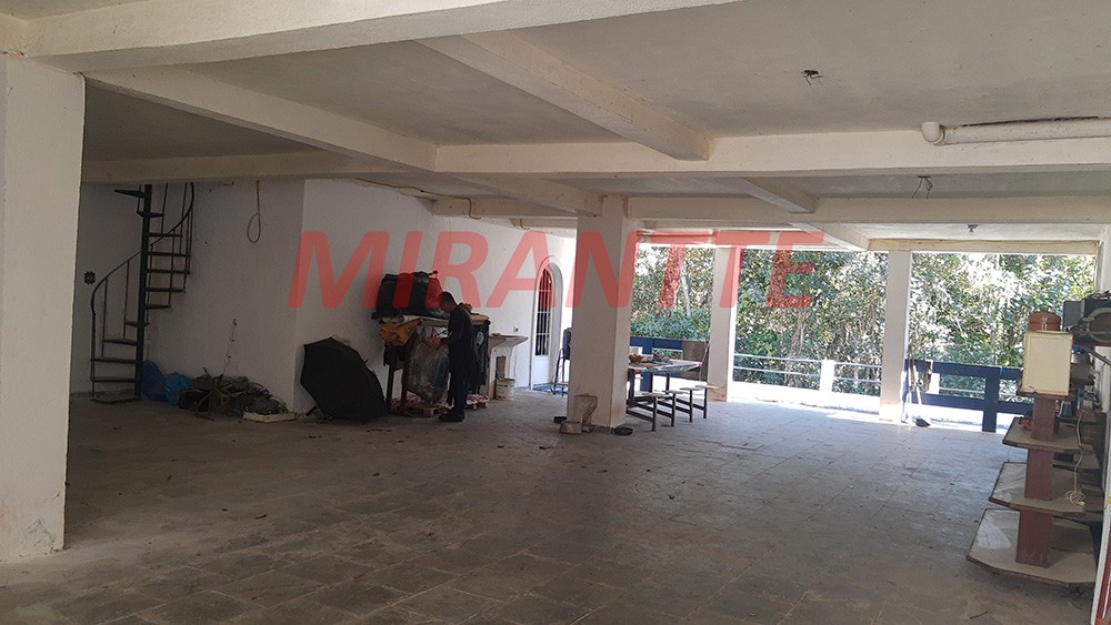 Sobrado de 320m² com 3 quartos em Serra Da Cantareira