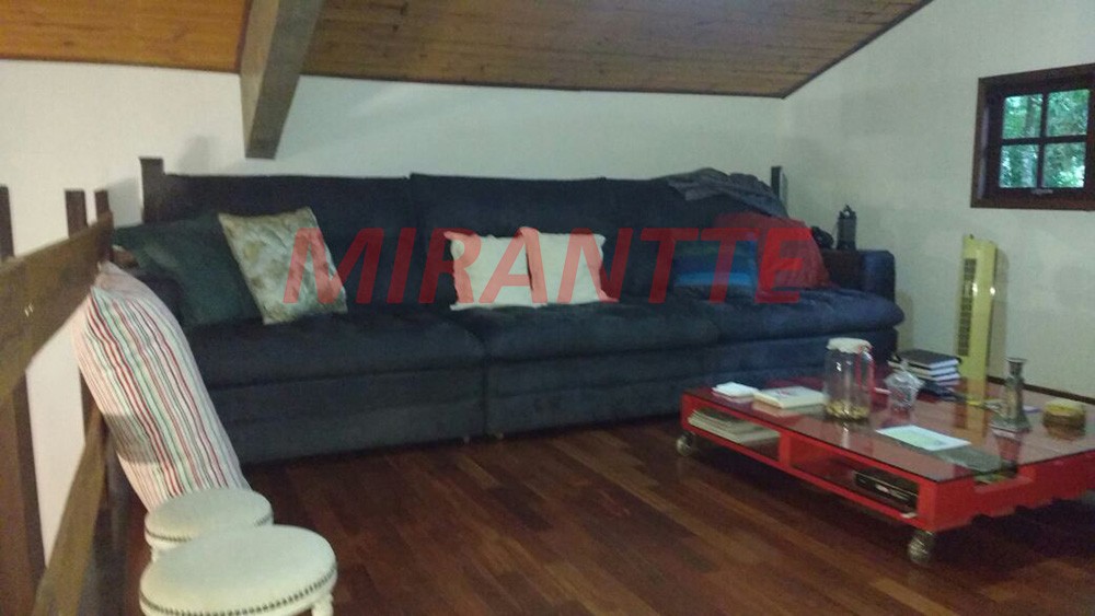 Sobrado de 260m² com 3 quartos em Serra da Cantareira