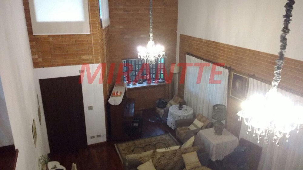 Sobrado de 260m² com 3 quartos em Serra da Cantareira