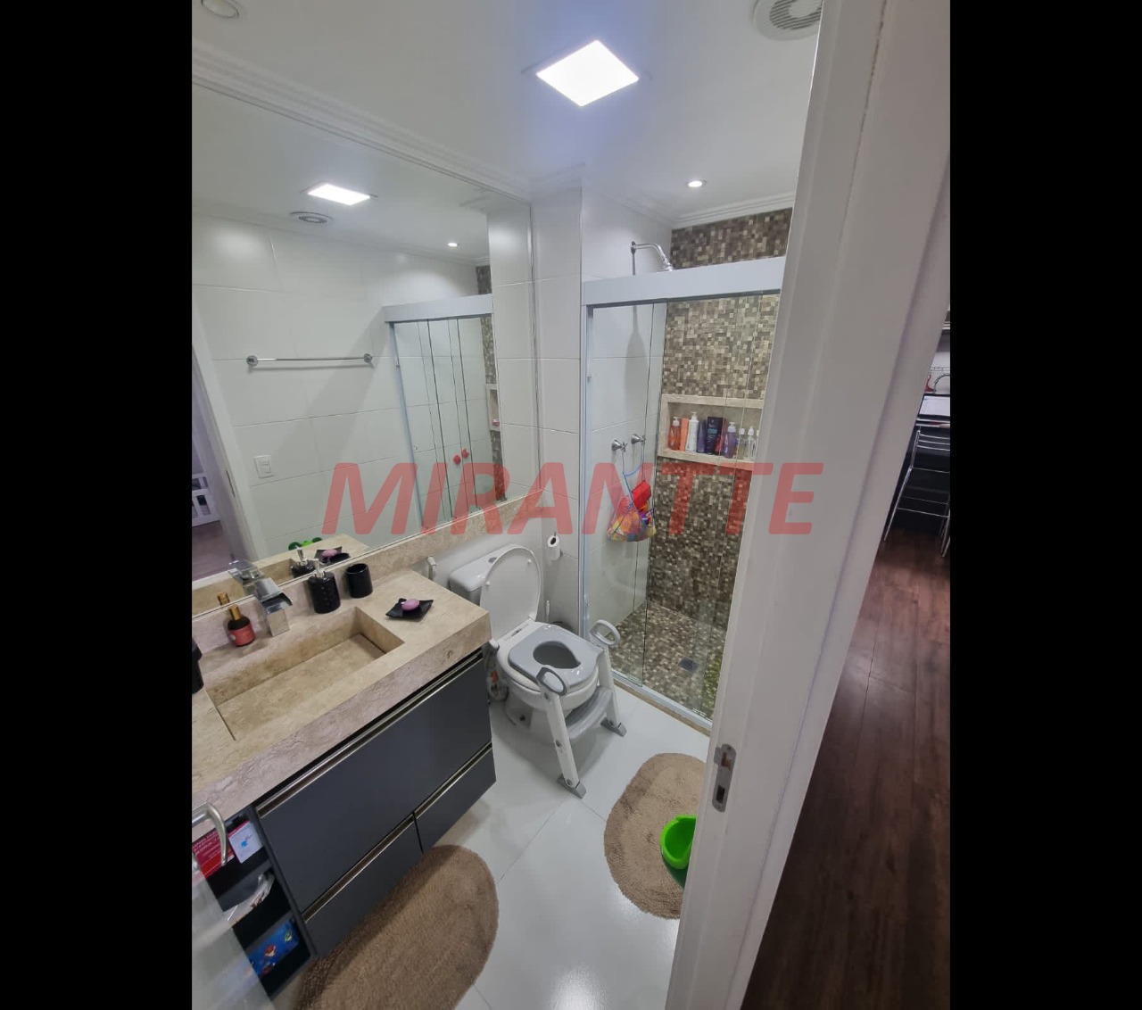 Apartamento de 65m² com 2 quartos em Vila Ester (Zona Norte)
