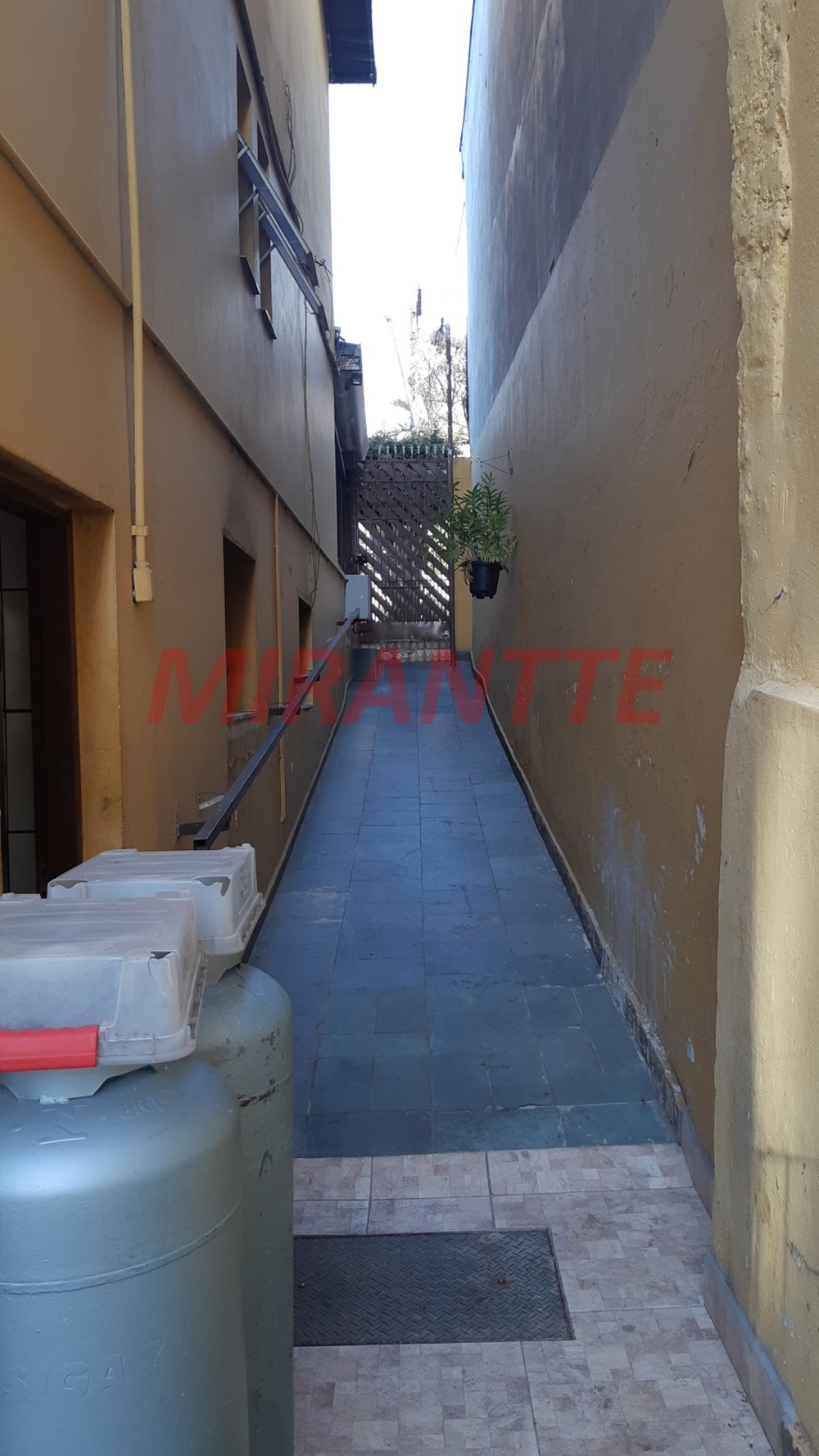 Sobrado de 300m² com 5 quartos em Imirim