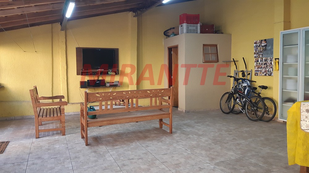 Sobrado de 300m² com 5 quartos em Imirim