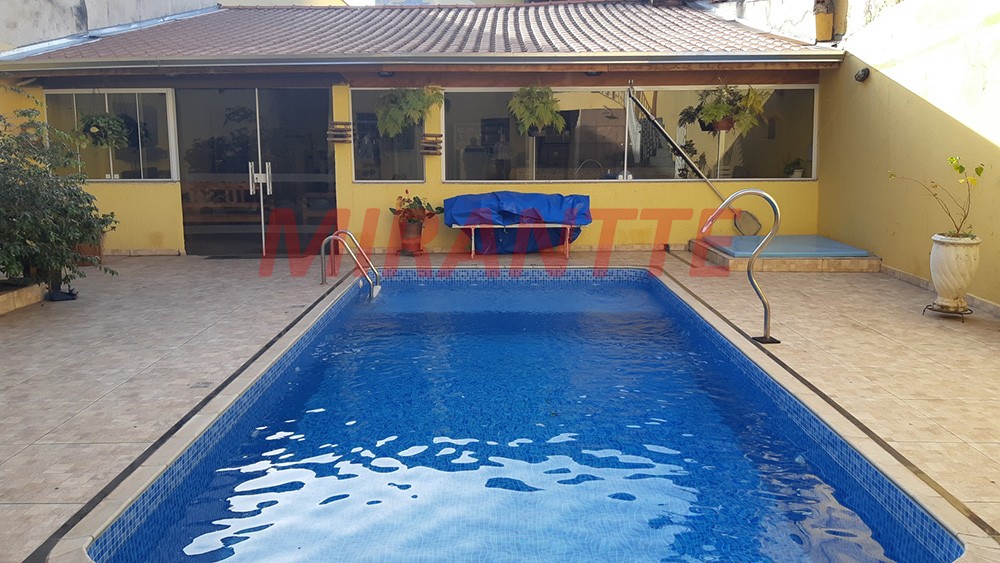 Sobrado de 300m² com 5 quartos em Imirim