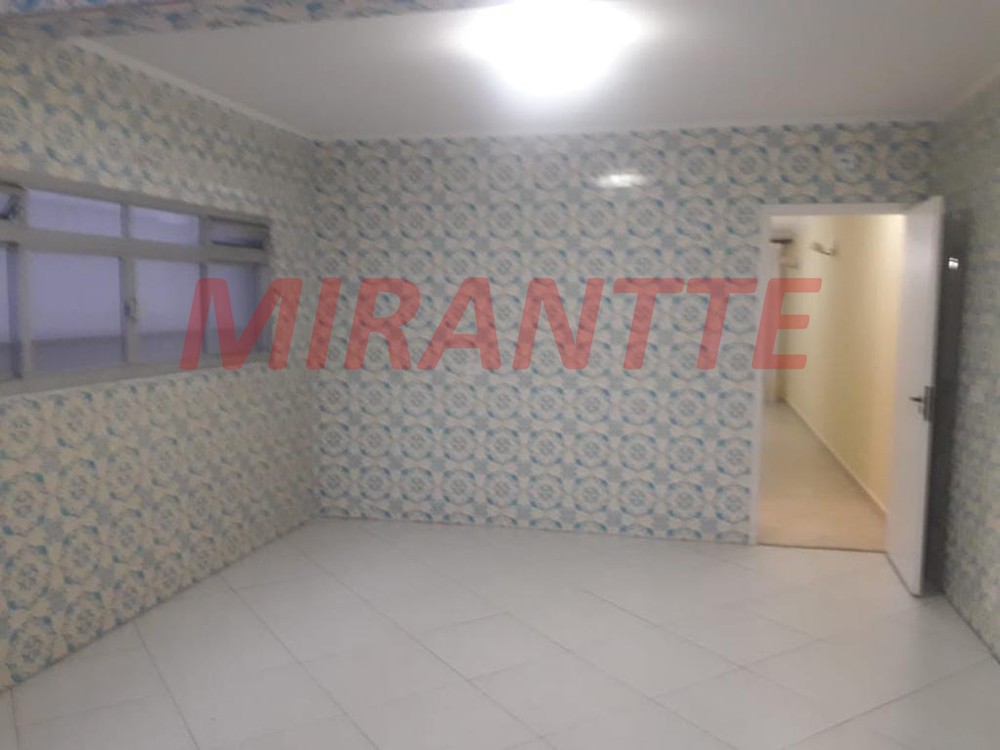 Sobrado de 211m² com 3 quartos em Água Fria