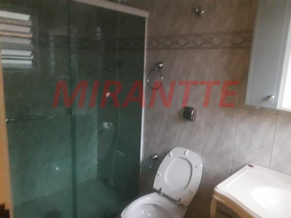 Sobrado de 211m² com 3 quartos em Água Fria