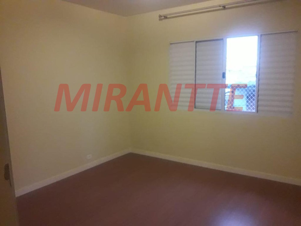 Sobrado de 211m² com 3 quartos em Água Fria