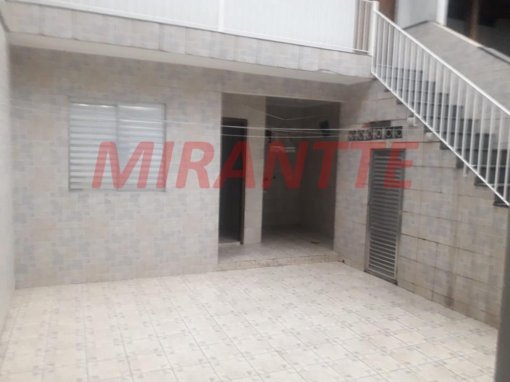 Sobrado de 211m² com 3 quartos em Água Fria