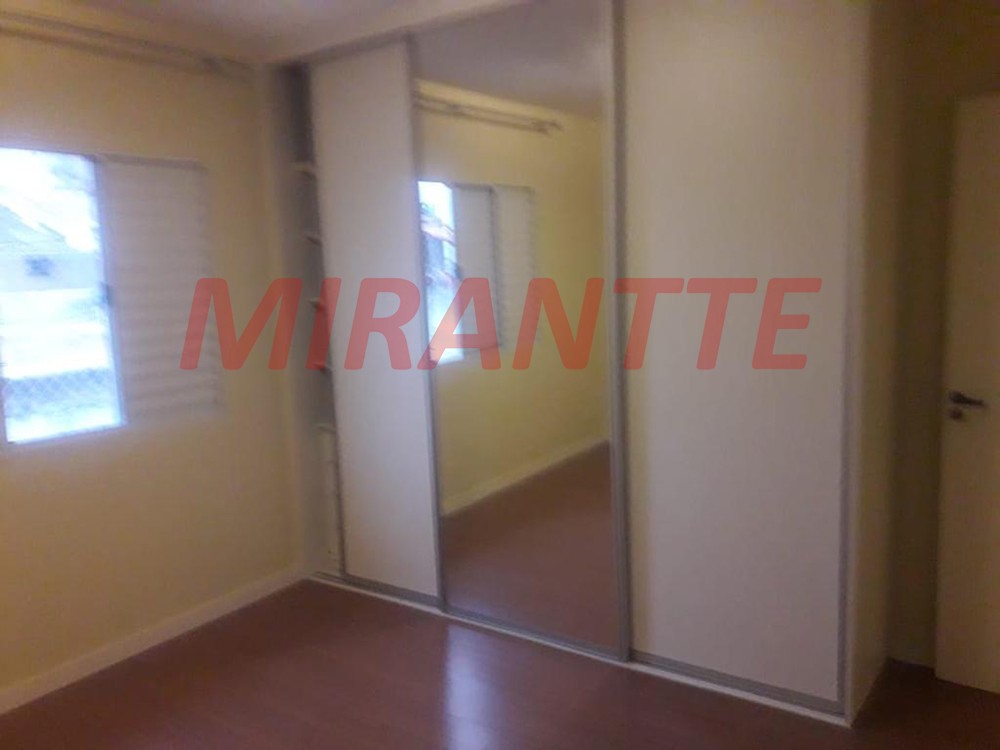 Sobrado de 211m² com 3 quartos em Água Fria