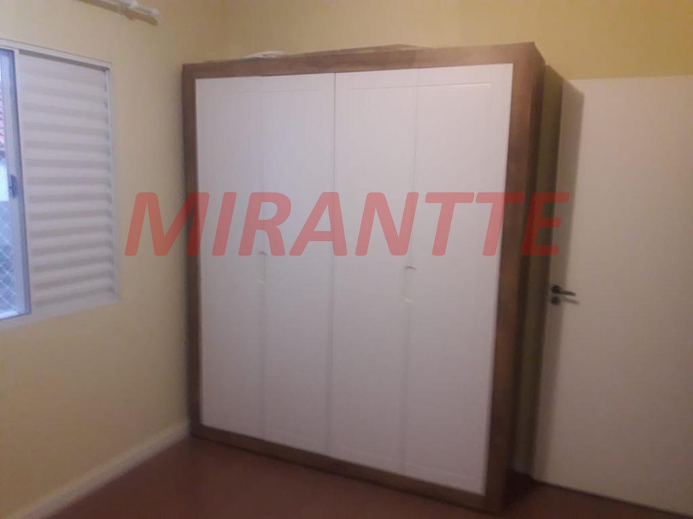 Sobrado de 211m² com 3 quartos em Água Fria