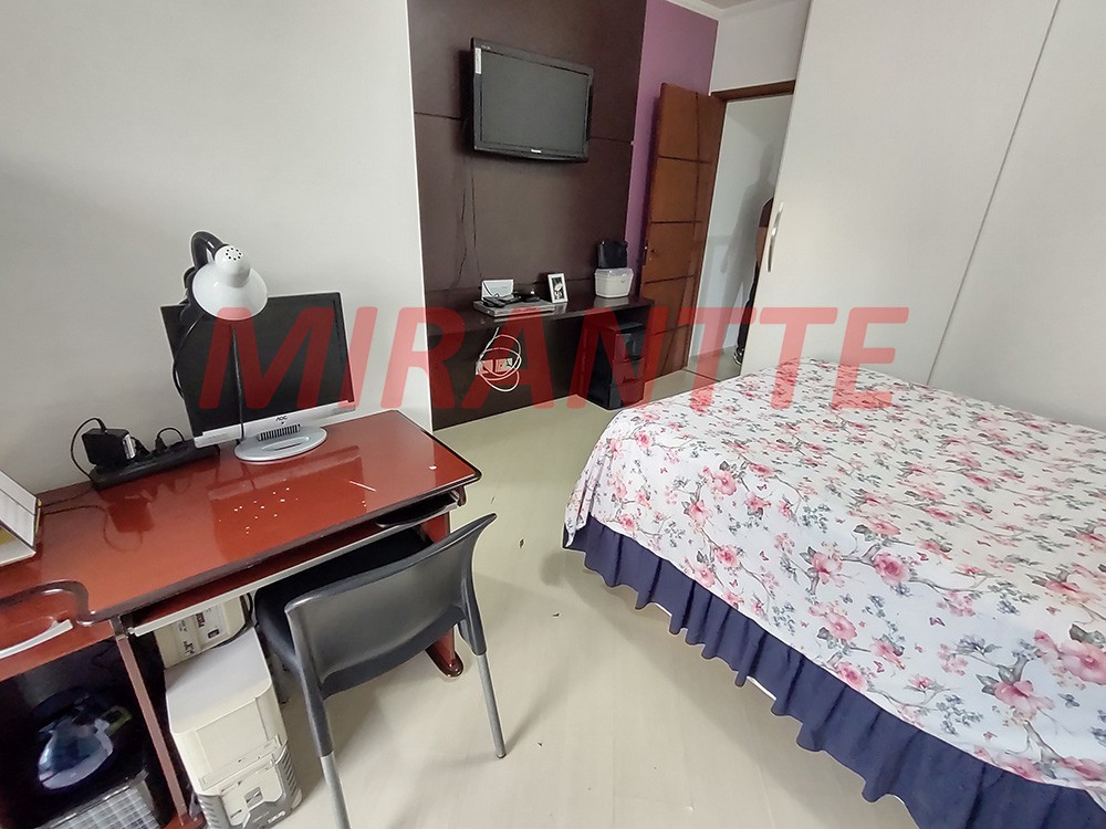Sobrado de 300m² com 3 quartos em Vila Aurora