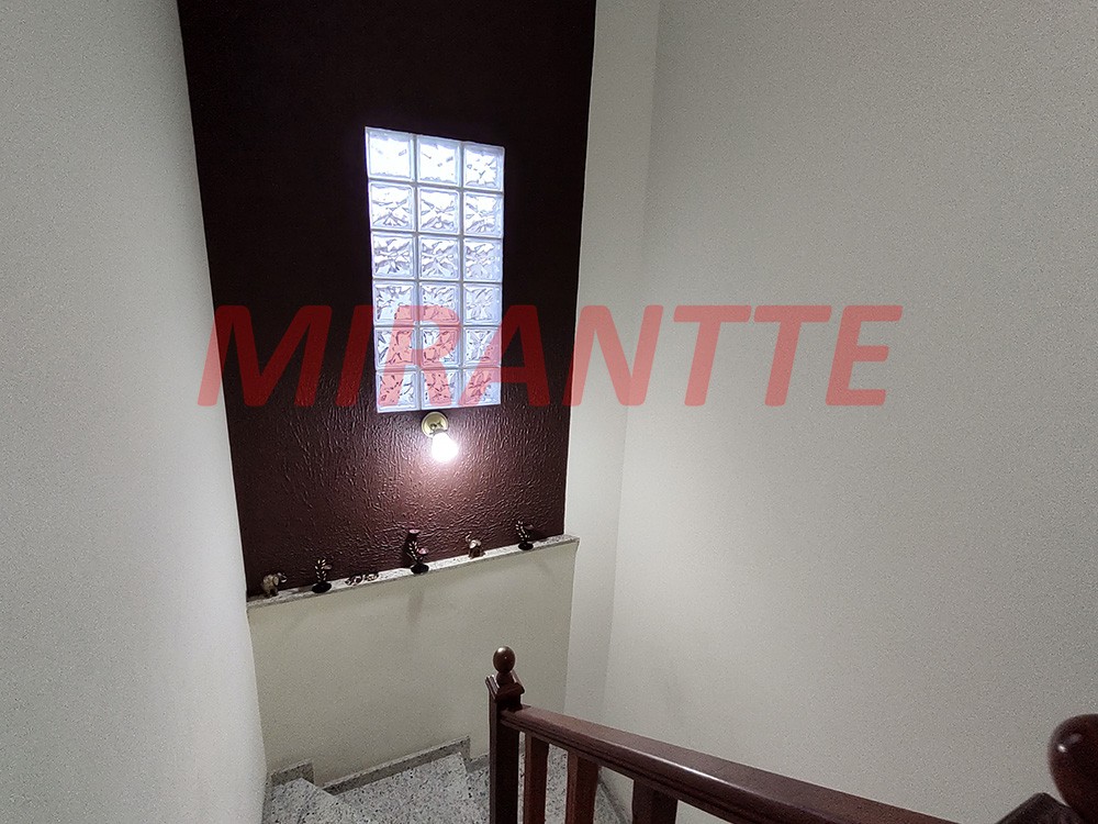 Sobrado de 300m² com 3 quartos em Vila Aurora