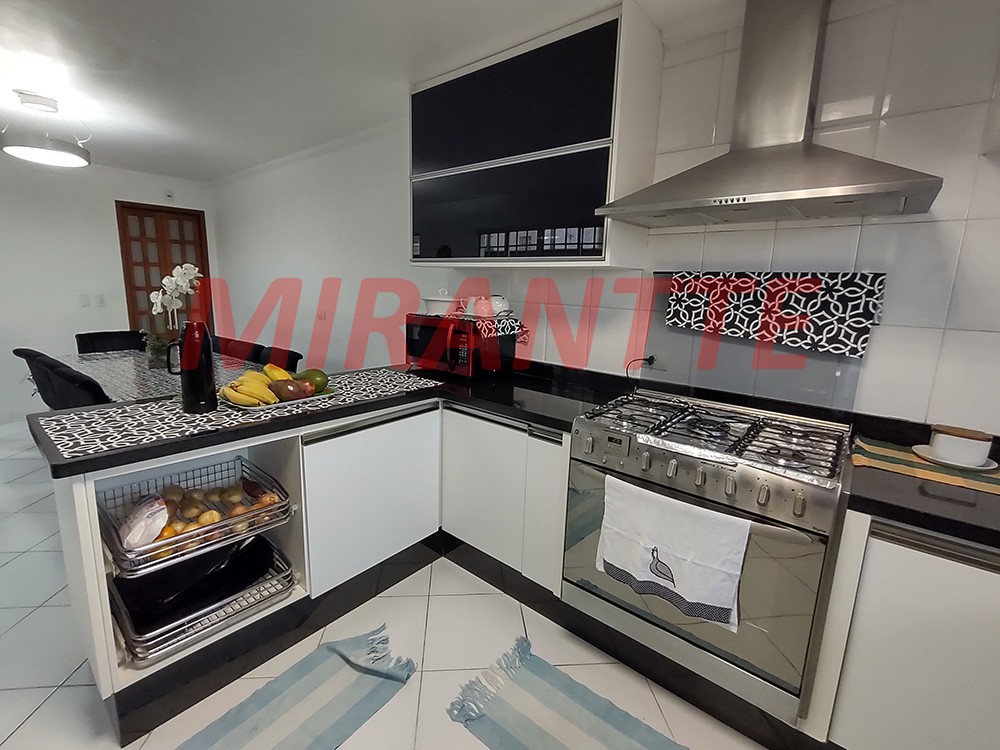 Sobrado de 300m² com 3 quartos em Vila Aurora