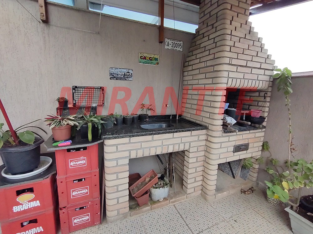 Sobrado de 300m² com 3 quartos em Vila Aurora