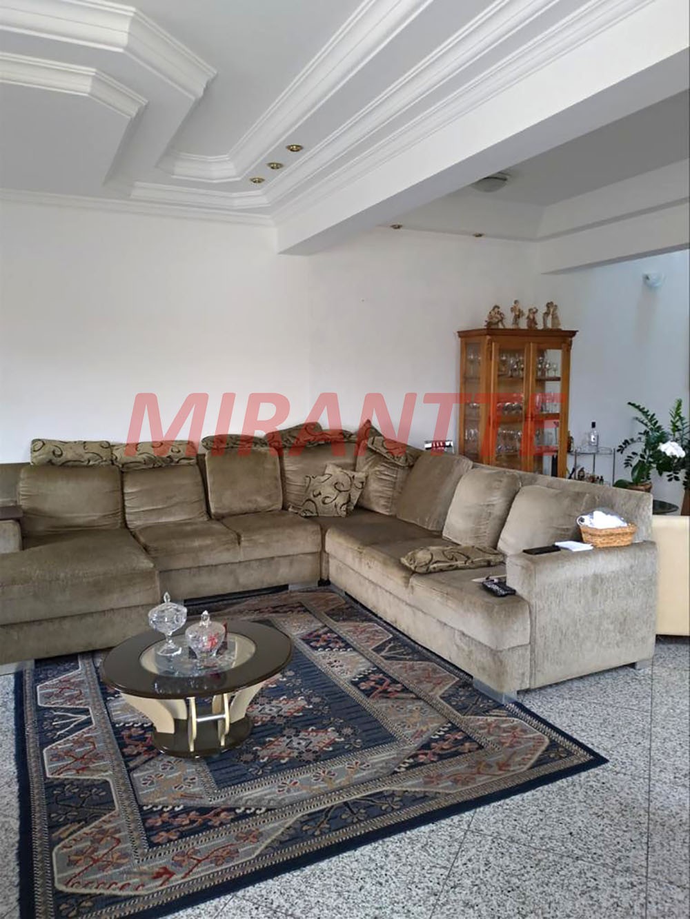 Sobrado de 366m² com 4 quartos em Vila Galvão