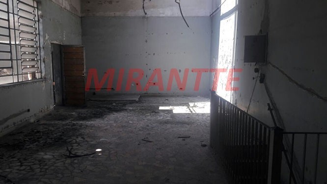 Comercial de 660m² em Santana