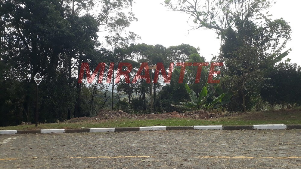 Terreno de 717m² em Serra Da Cantareira