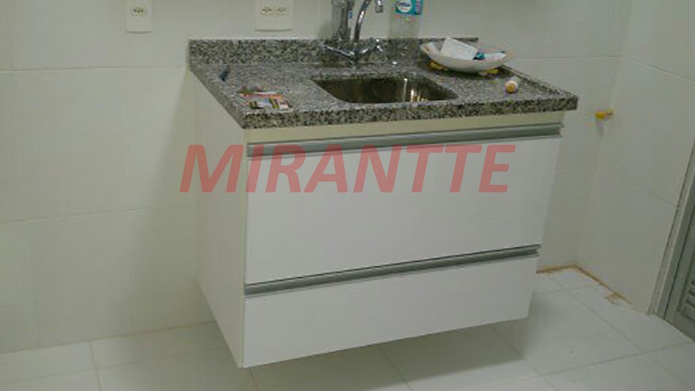 Apartamento de 76m² com 3 quartos em Picanço