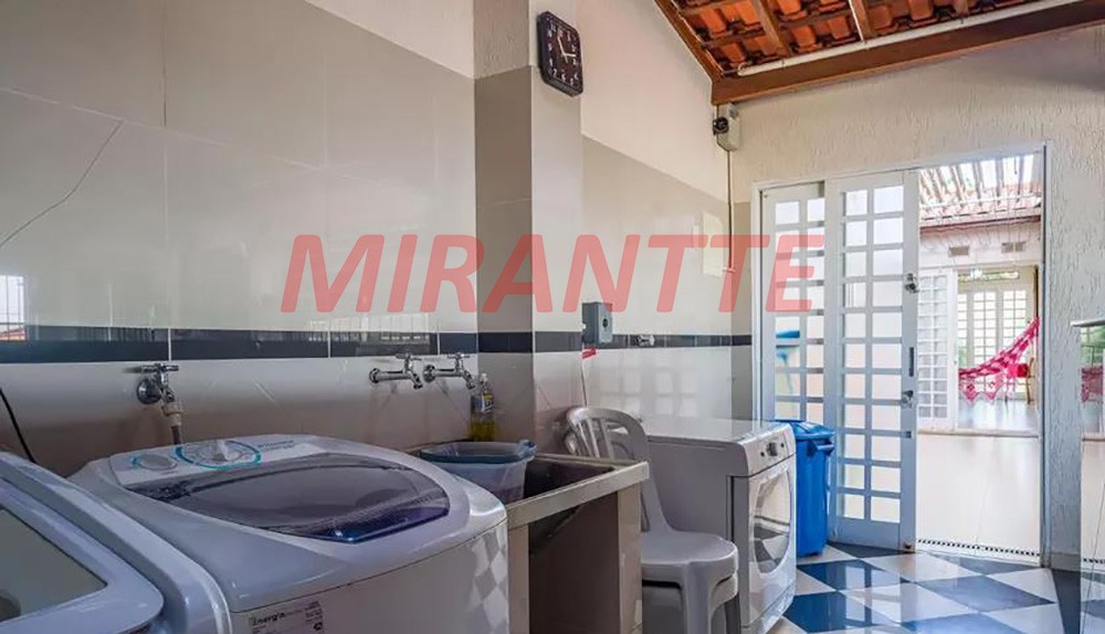 Sobrado de 338m² com 3 quartos em Imirim