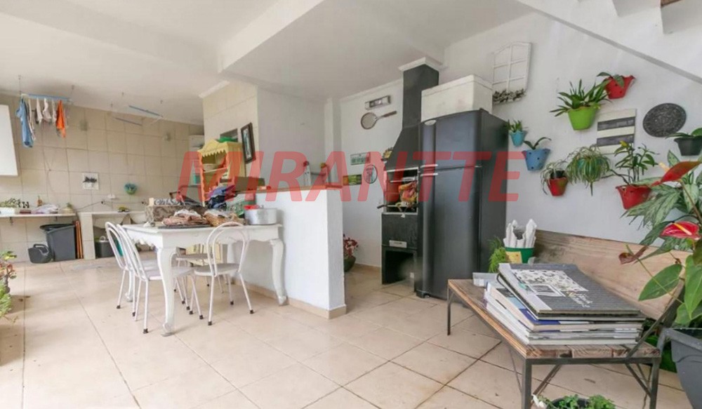 Sobrado de 215m² com 4 quartos em Jardim São Paulo