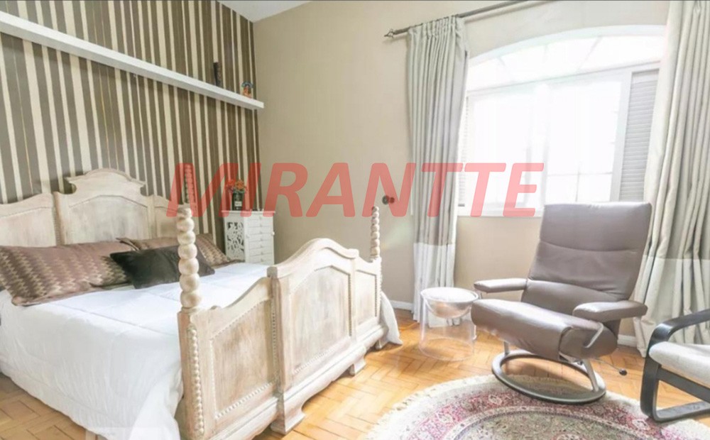 Sobrado de 215m² com 4 quartos em Jardim São Paulo
