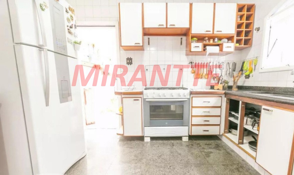 Sobrado de 215m² com 4 quartos em Jardim São Paulo