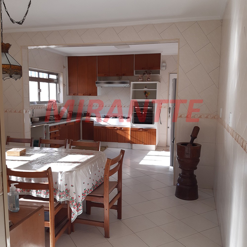 Sobrado de 179m² com 3 quartos em Vila Gustavo