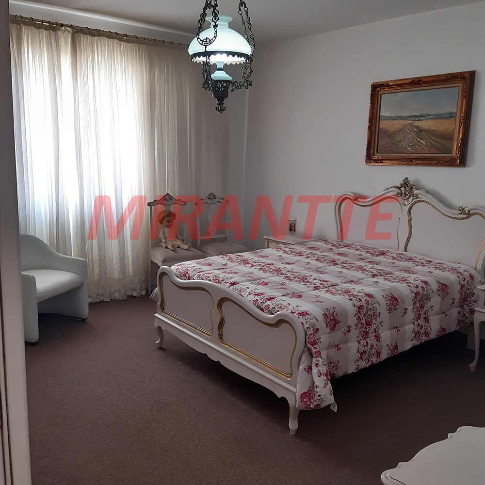 Sobrado de 179m² com 3 quartos em Vila Gustavo