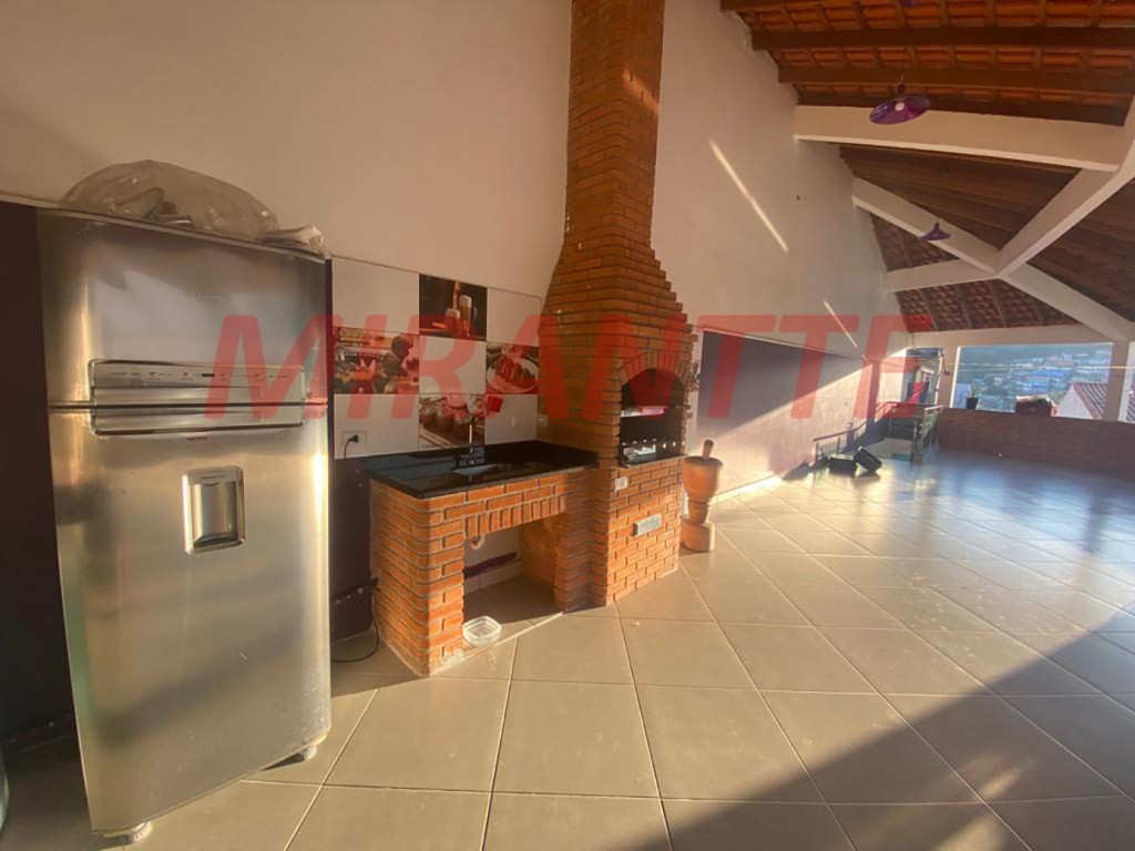 Sobrado de 450m² com 4 quartos em Tremembe