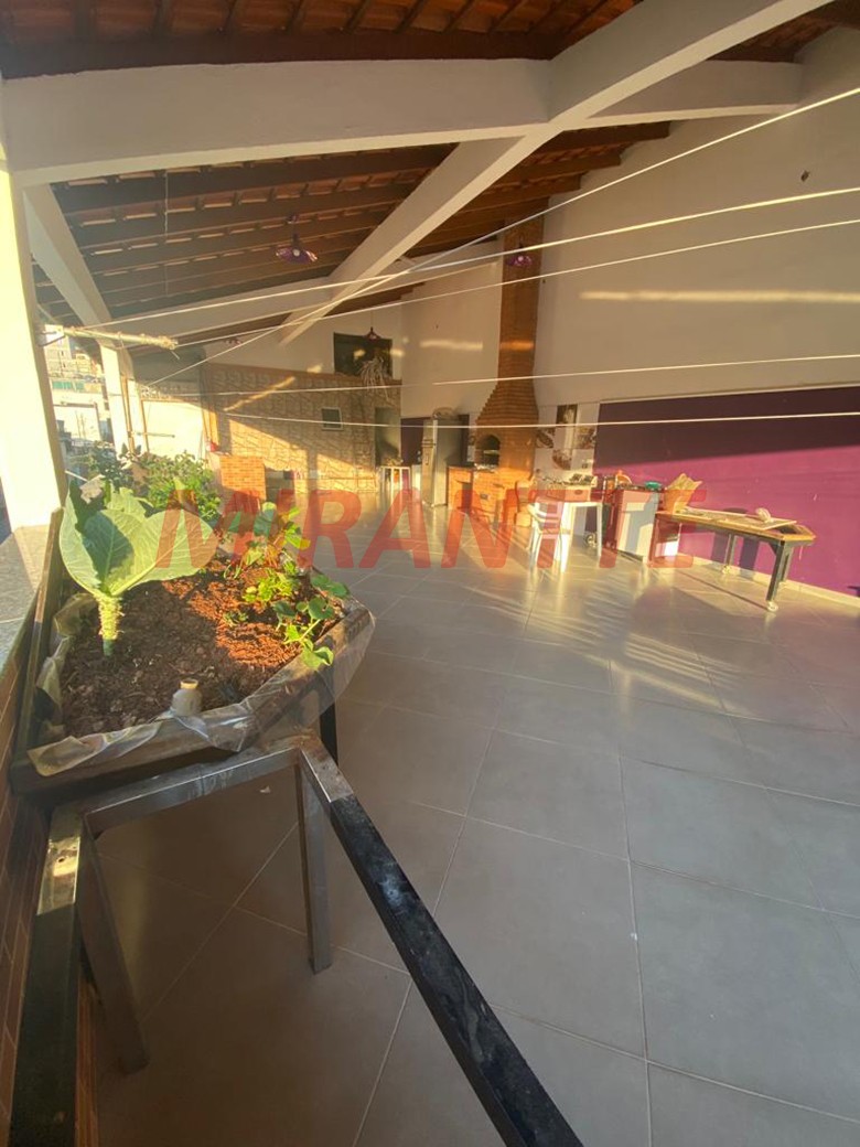 Sobrado de 450m² com 4 quartos em Tremembe