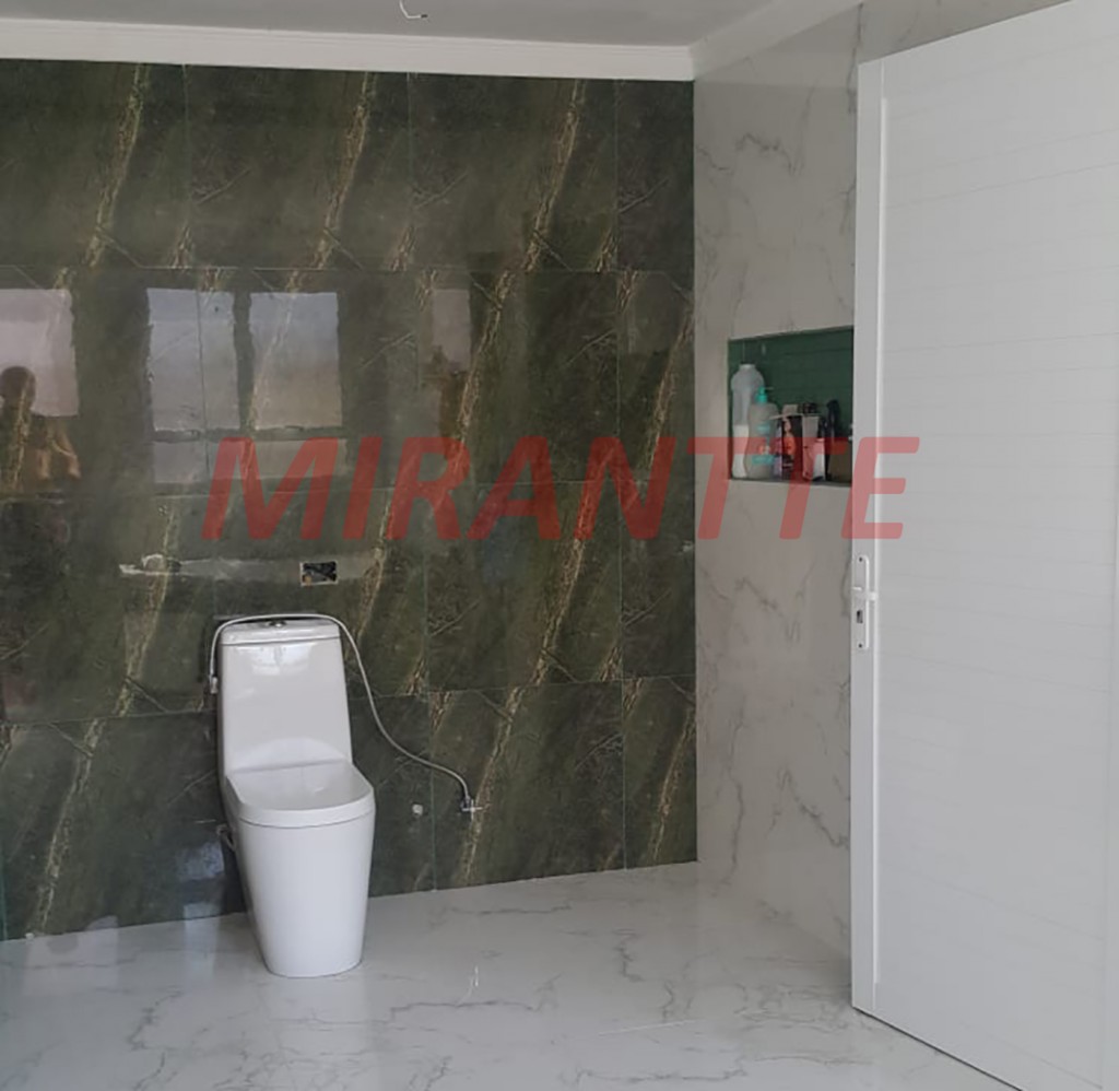 Sobrado de 450m² com 4 quartos em Tremembe