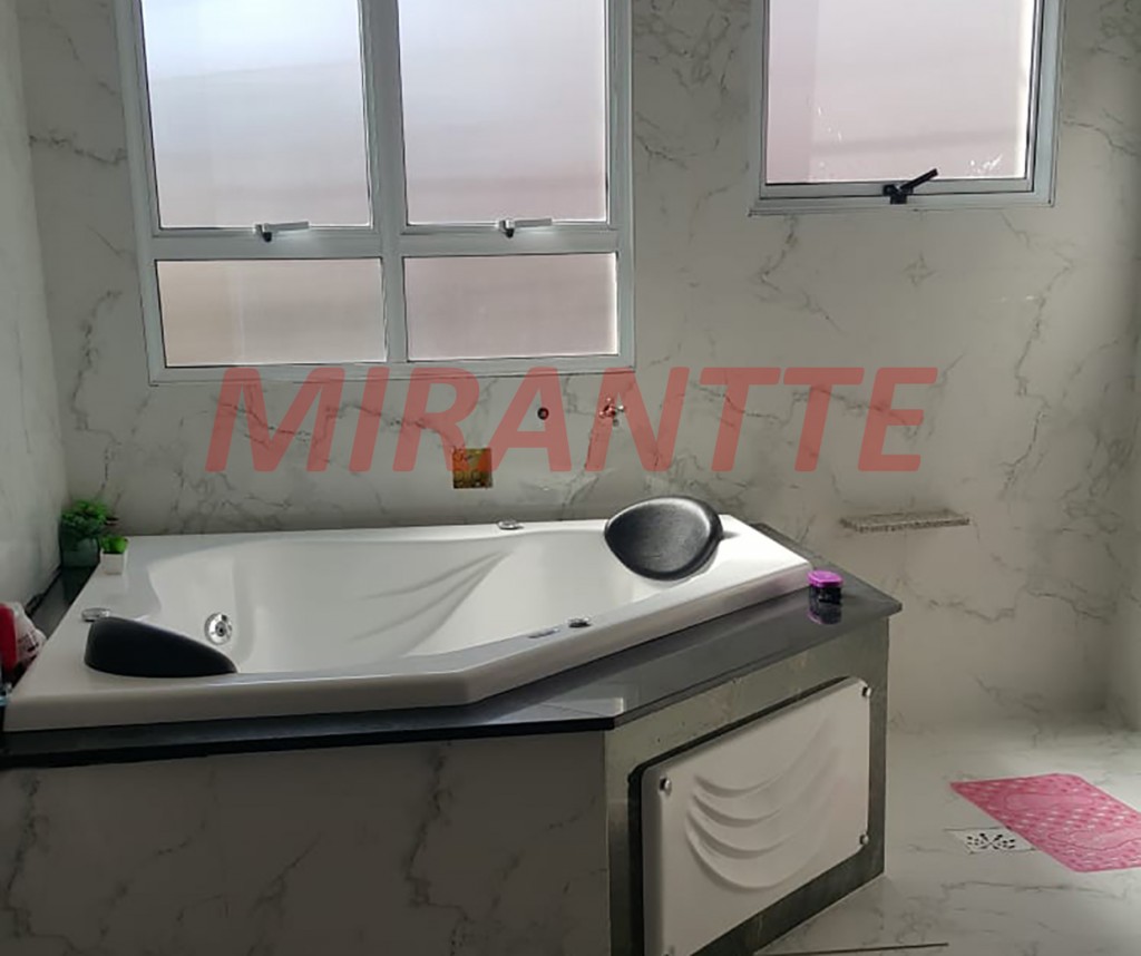 Sobrado de 450m² com 4 quartos em Tremembe