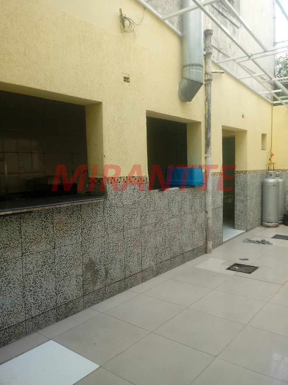 Comercial de 408m² em Água Branca