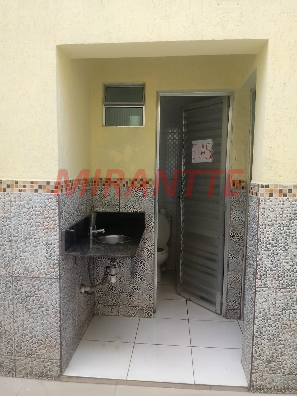 Comercial de 408m² em Água Branca