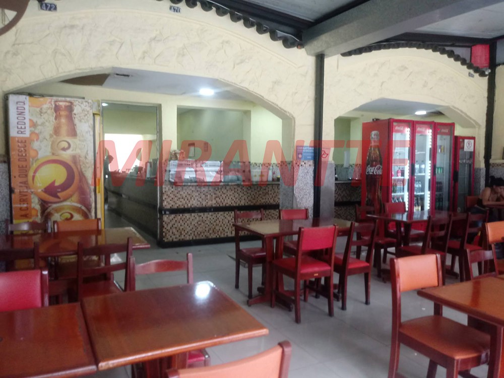 Comercial de 408m² em Água Branca