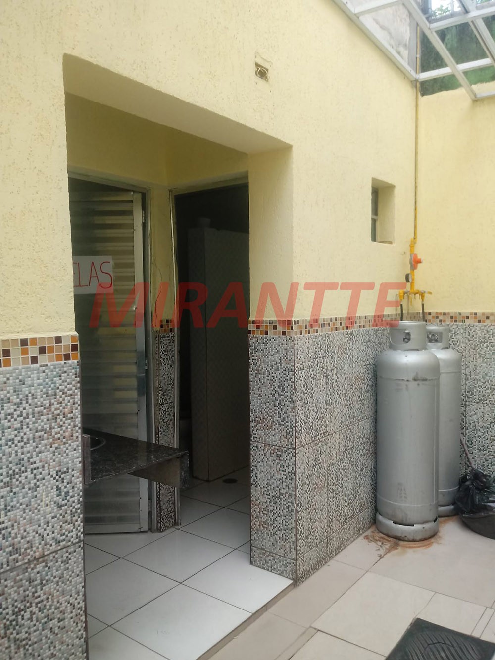 Comercial de 408m² em Água Branca
