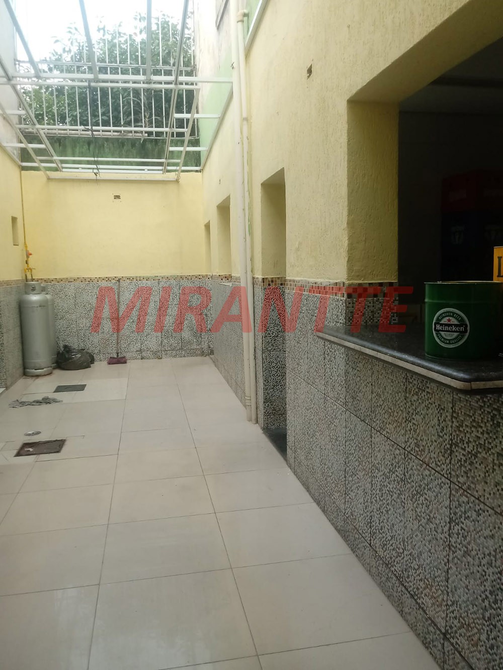 Comercial de 408m² em Água Branca