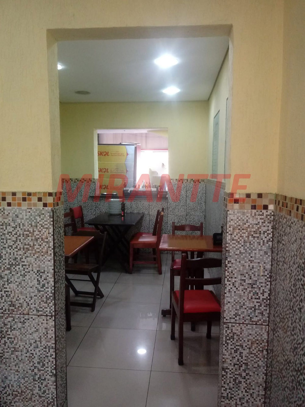 Comercial de 408m² em Água Branca