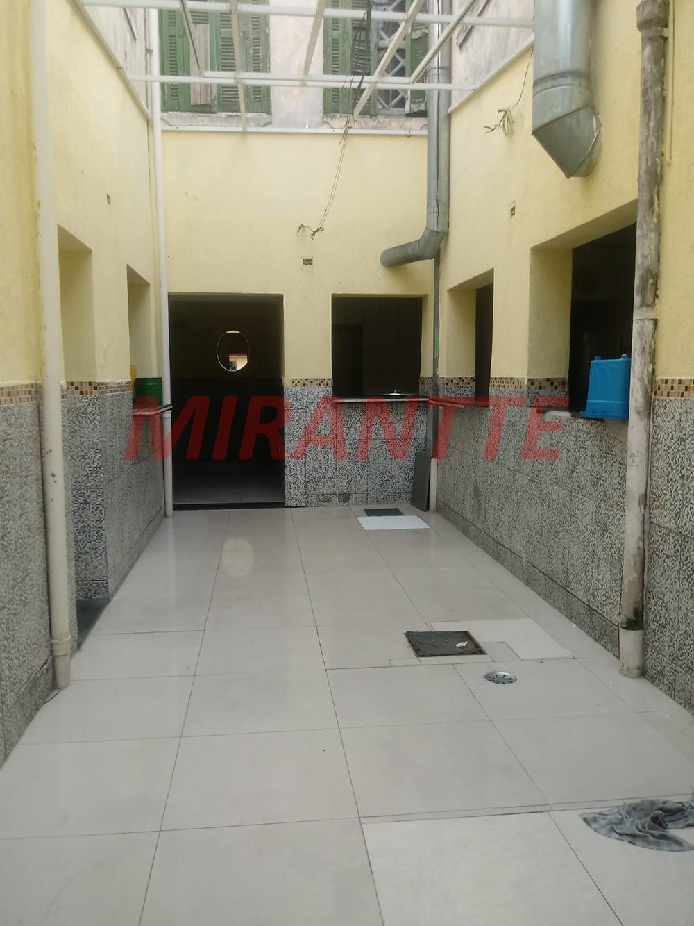 Comercial de 408m² em Água Branca
