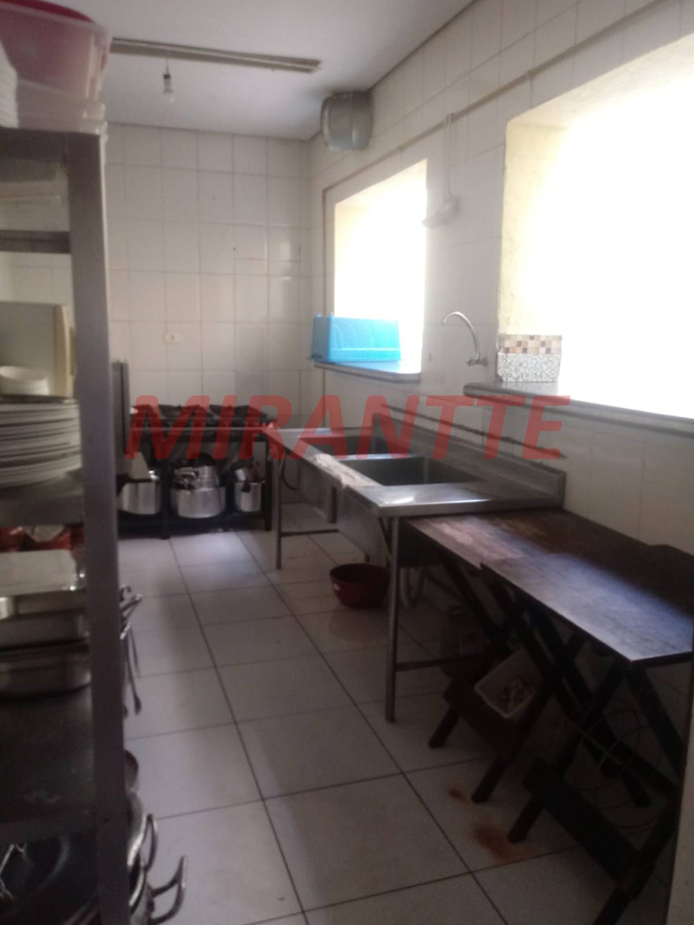 Comercial de 408m² em Água Branca