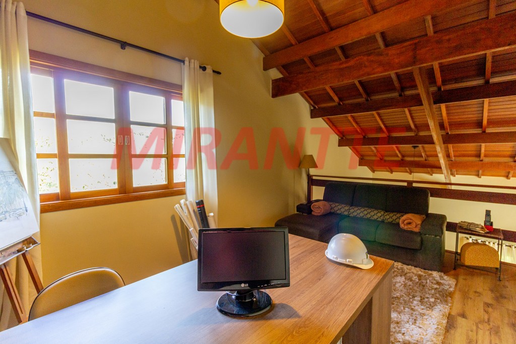Sobrado de 450m² com 3 quartos em Serra Da Cantareira