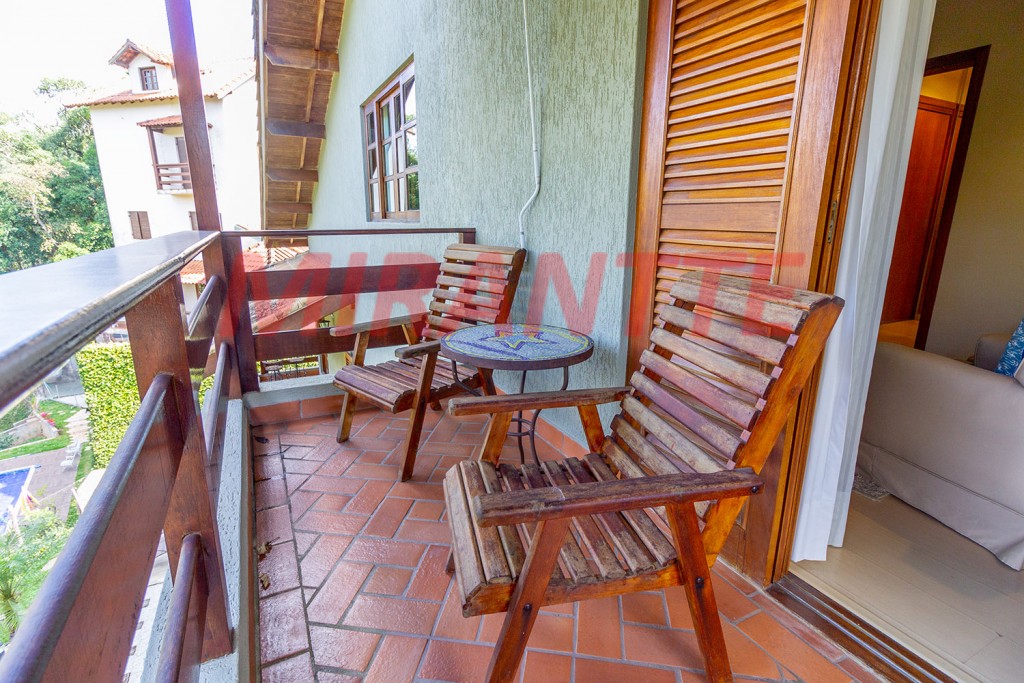 Sobrado de 450m² com 3 quartos em Serra Da Cantareira