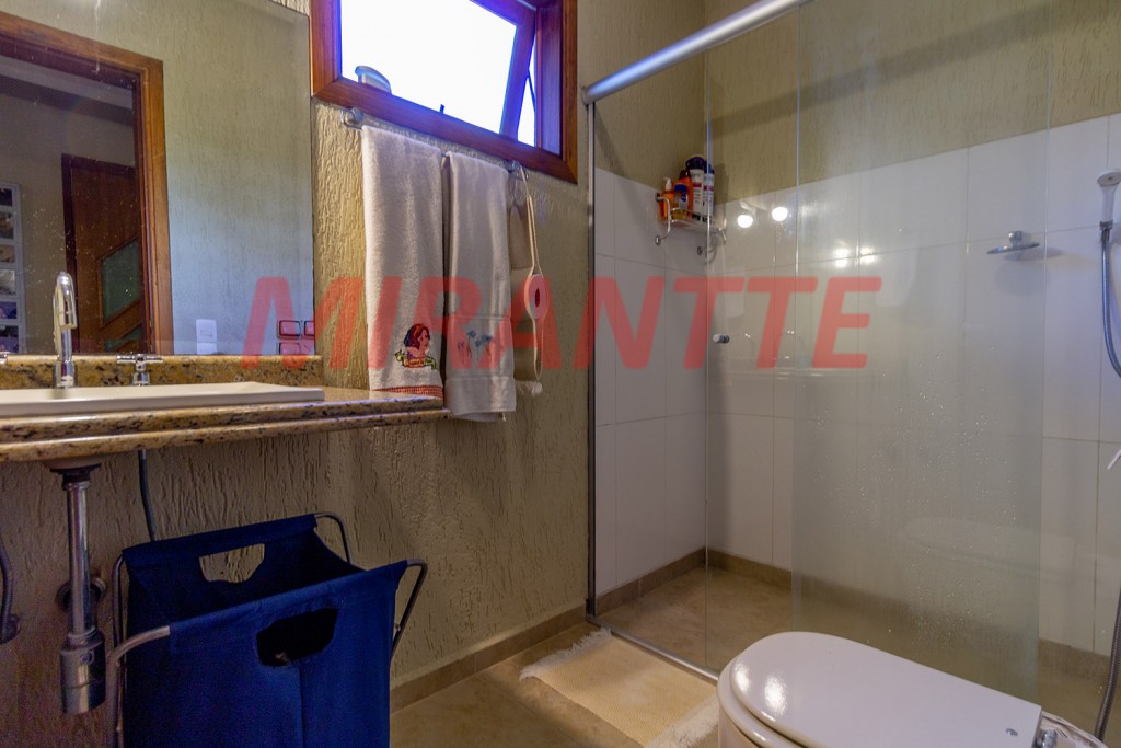 Sobrado de 450m² com 3 quartos em Serra Da Cantareira