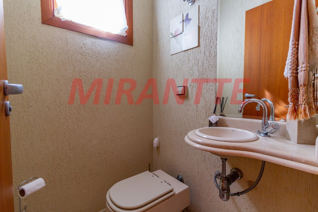 Sobrado de 450m² com 3 quartos em Serra Da Cantareira