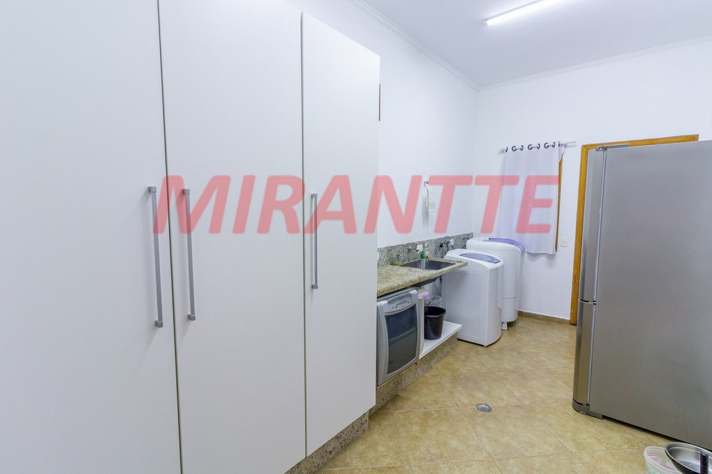 Sobrado de 450m² com 3 quartos em Serra Da Cantareira