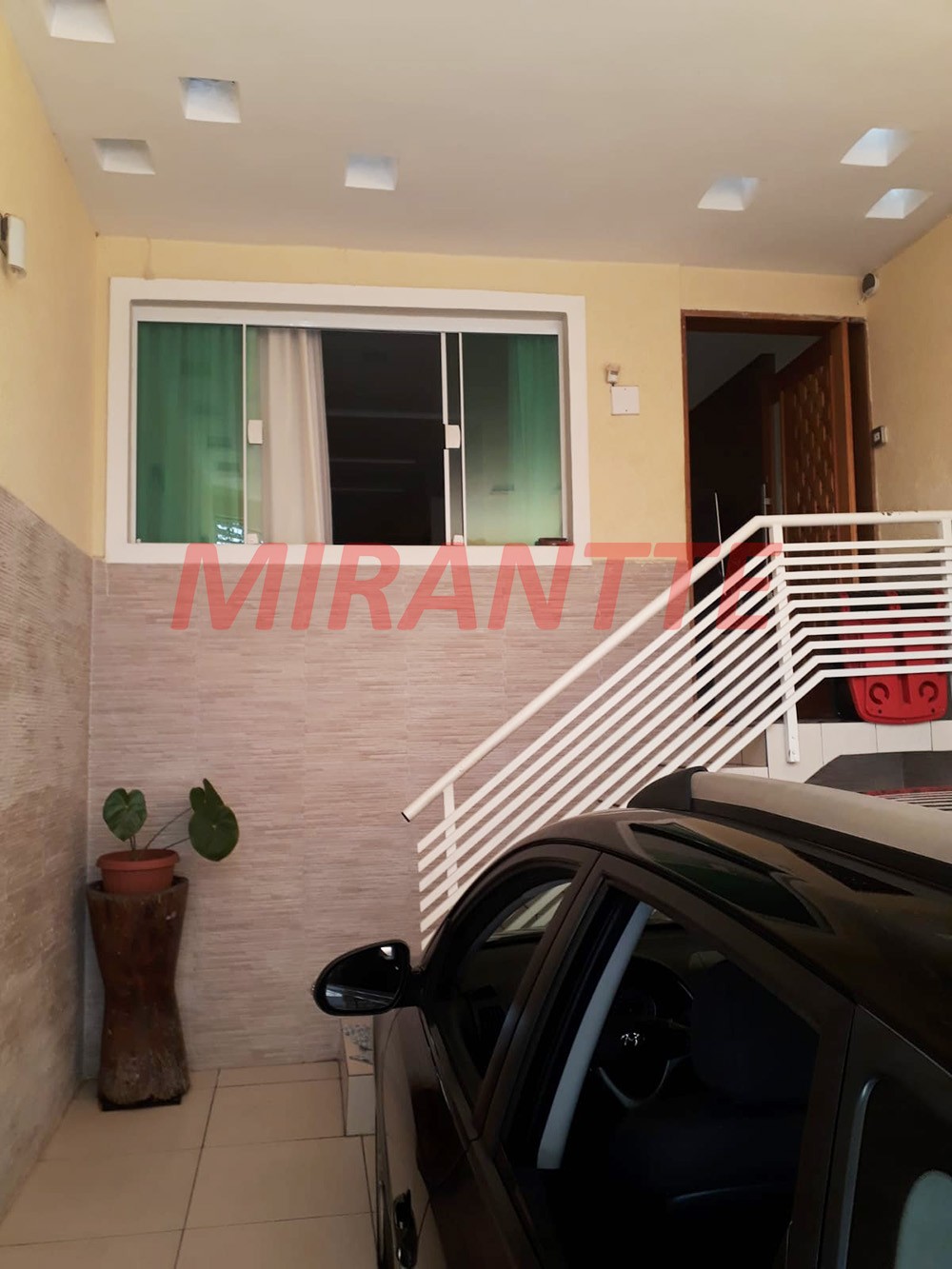 Sobrado de 180m² em Parque Vitória