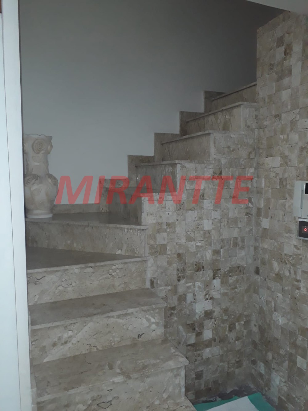 Sobrado de 180m² em Parque Vitória