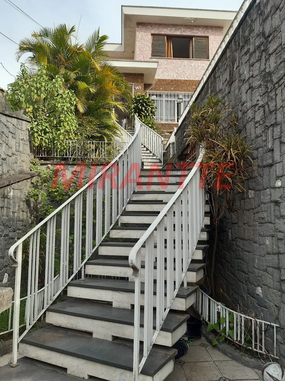 Sobrado de 275m² com 3 quartos em Vila Gustavo