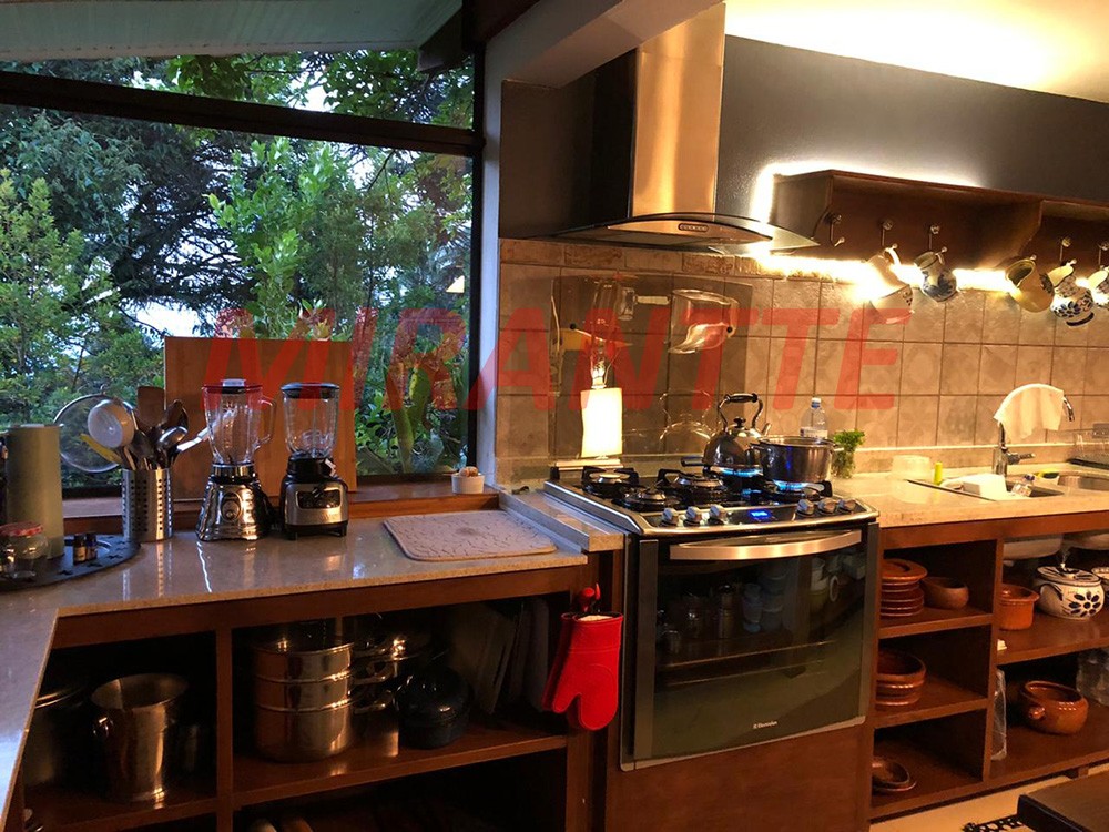 Casa terrea de 240m² com 3 quartos em Serra Da Cantareira